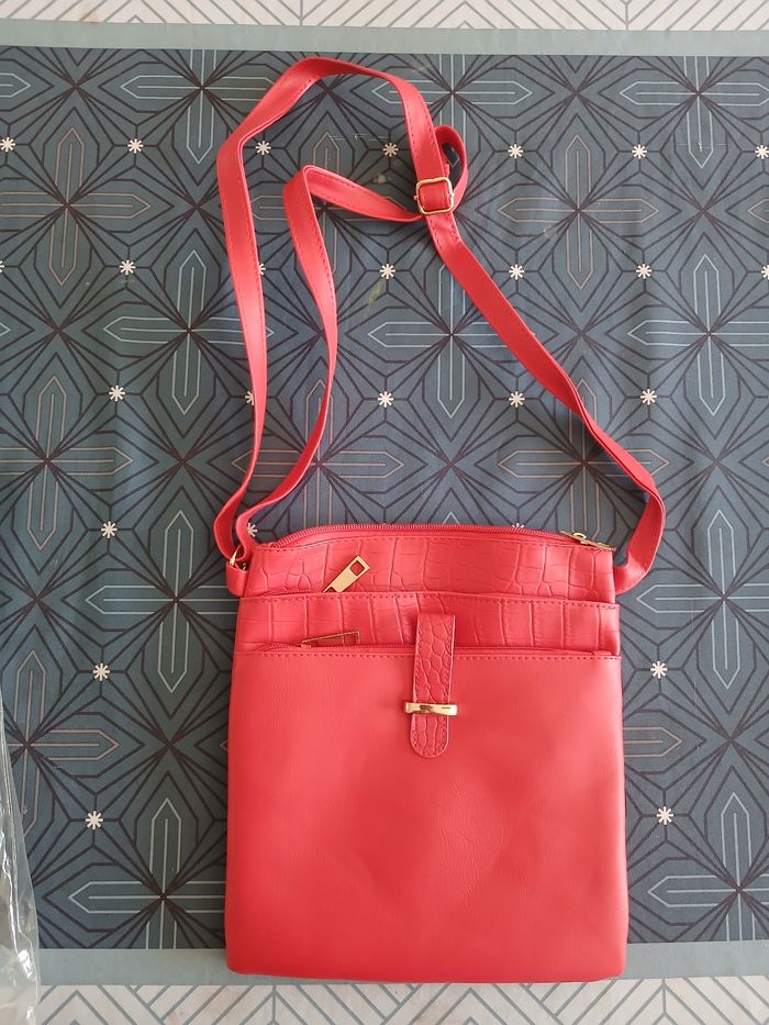 Sac à main rouge - photo numéro 1