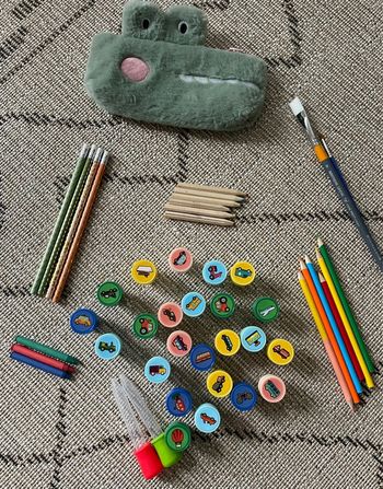 Lot fourniture éveil tampon trousse pipette crayon
