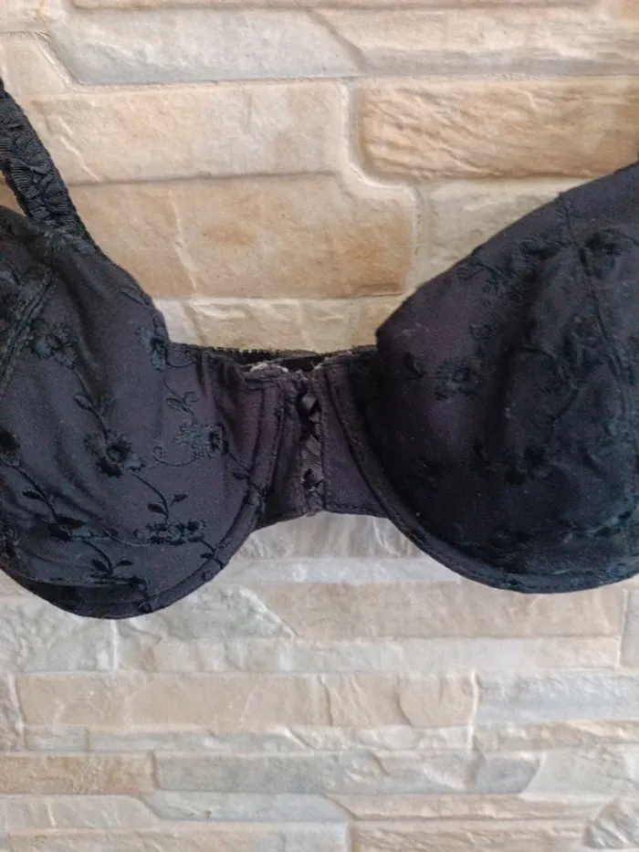 Soutien-gorge noir à baleines 85B - photo numéro 2