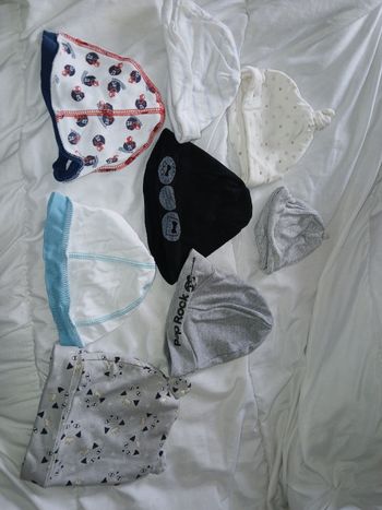 Lot bonnet bébé