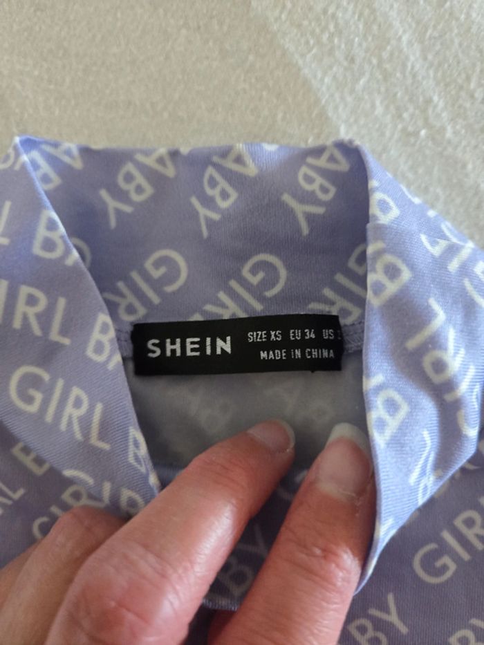 T-shirt Shein en XS - photo numéro 3