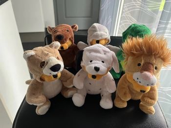 Au choix Une Peluche doudou, Winnie, déguisé