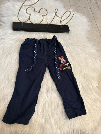 Très beau pantacourt bleu marine 🥰 minnie Disney taille 4 ans
