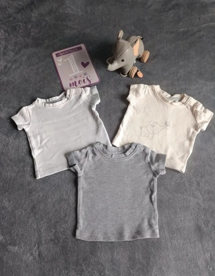 Lot t-shirts 50/56 cm
