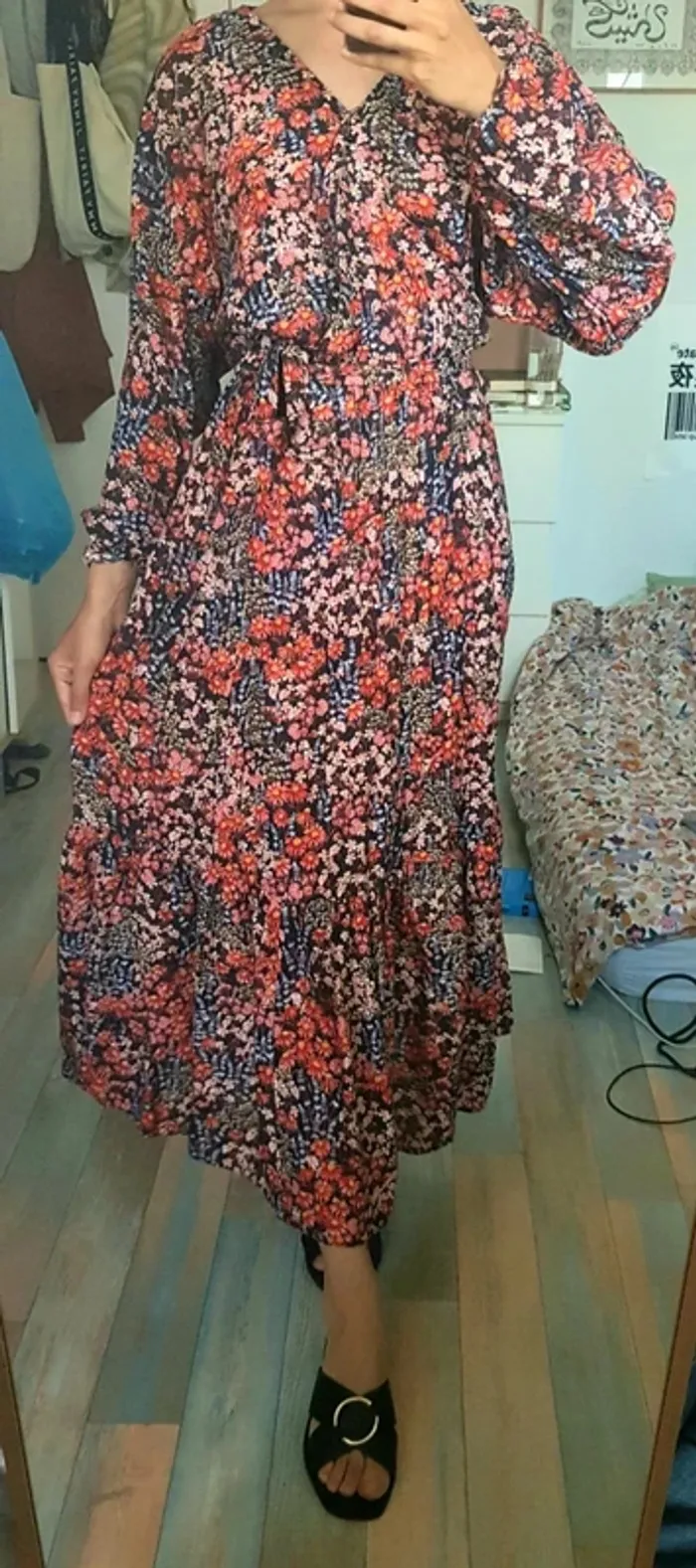 Robe fleurie rouge H&M taille s neuve - photo numéro 4