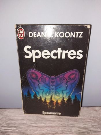 Livre de poche spectres
