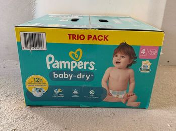 135 couches Pampers baby dry taille 4