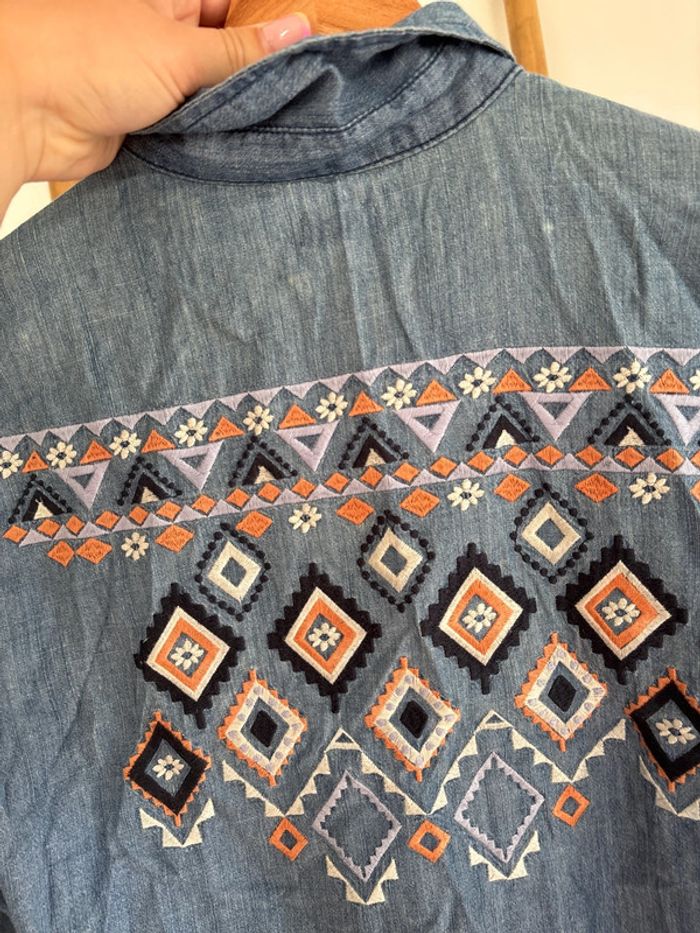 Chemise en jean hollister broderie dans le dos - photo numéro 3