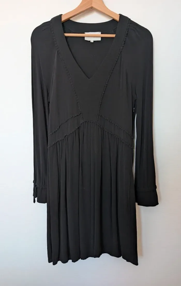 Robe noire - photo numéro 2