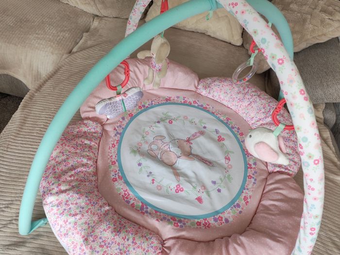 Tapis d'éveil rose en excellent état - photo numéro 4