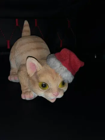 décoration chat de Noël en très bon état