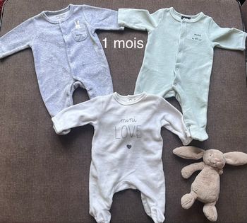 Lot pyjamas 1 mois