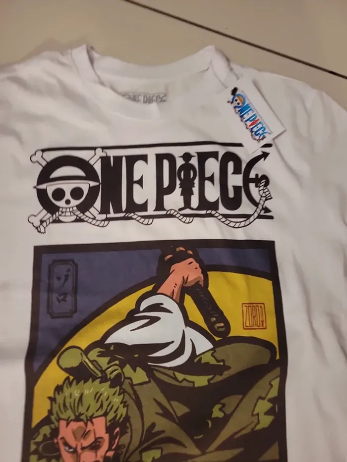 Tee shirt One Piece taille S - photo numéro 3