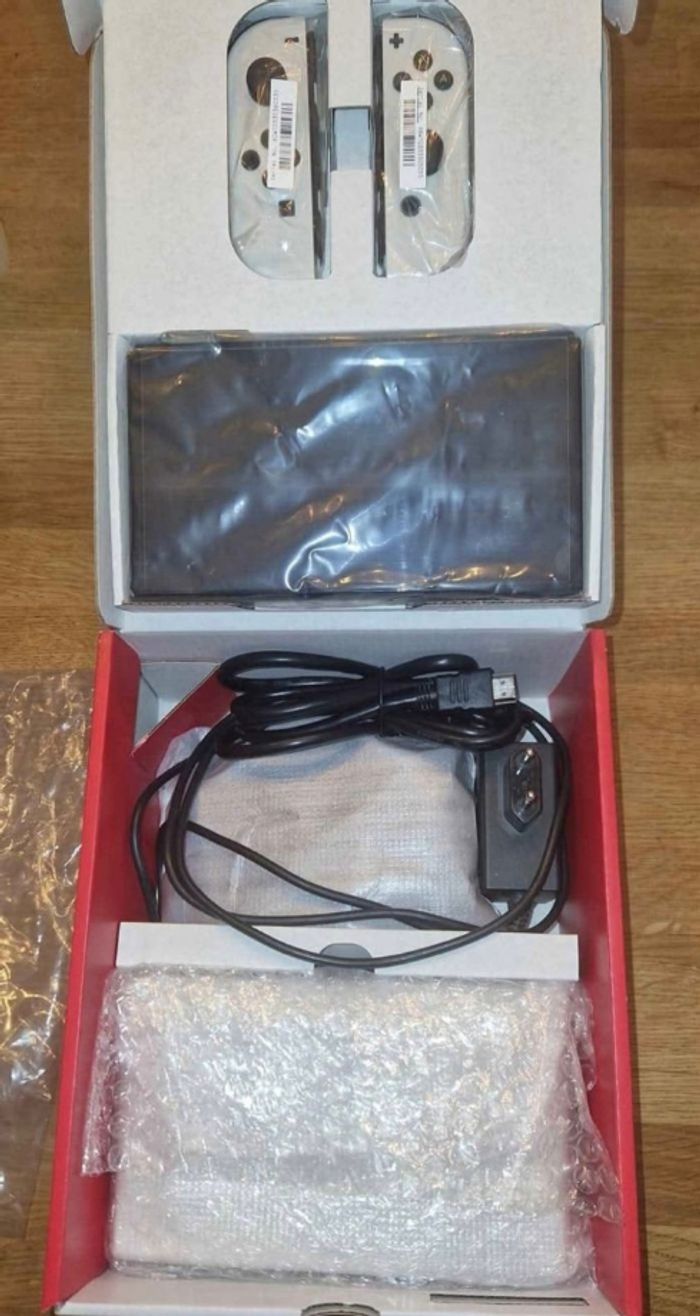 Nintendo Switch Oled - photo numéro 8
