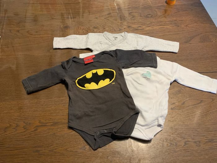 Lot de 11 bodies manches longues et courtes