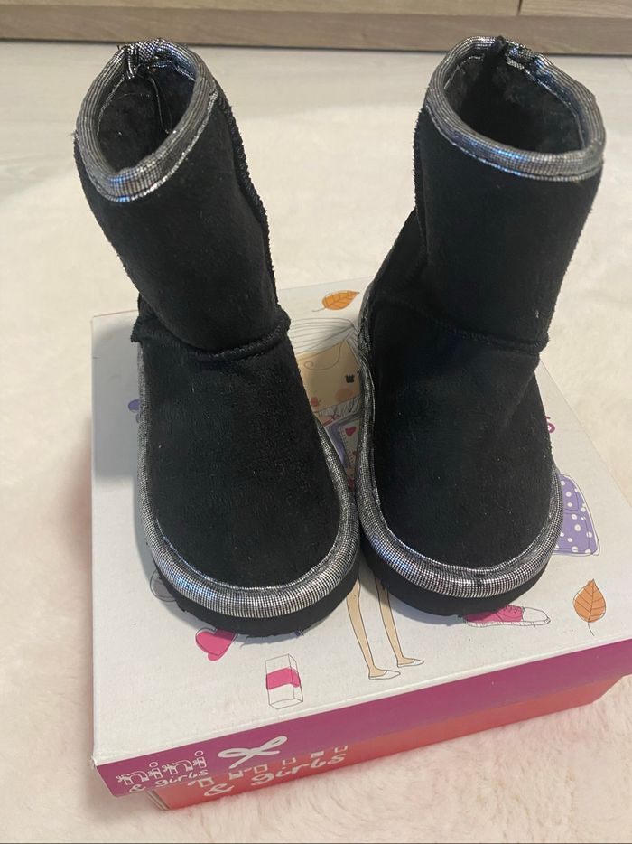 Bottes fourrée idéale pour automnes hiver en TBE Taille 22