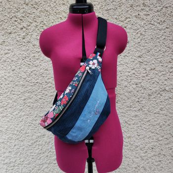 sac banane jean upcyclé et brodé