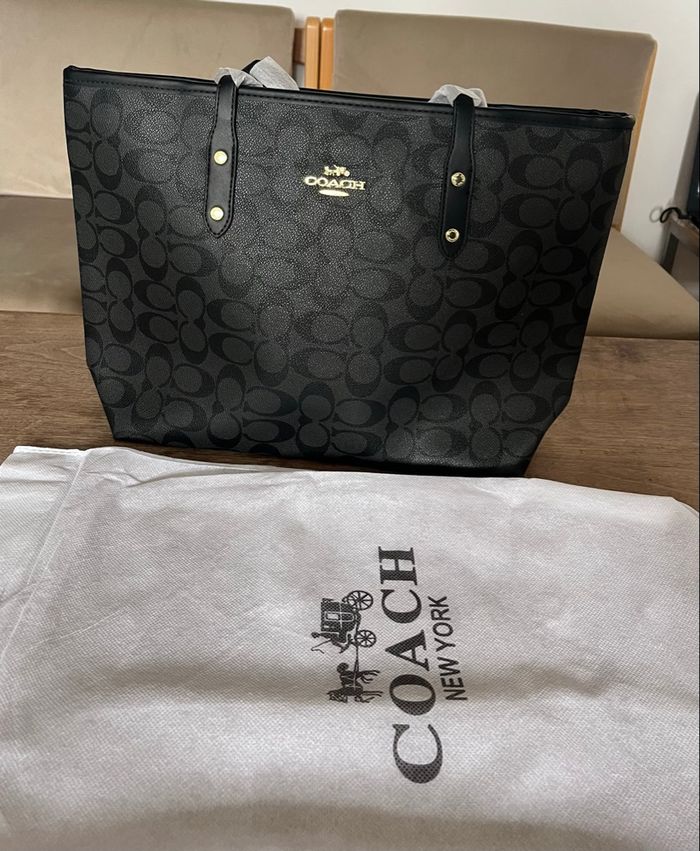 Sac Coach New York Noir – Modèle Tote / Fourre-tout – Neuf