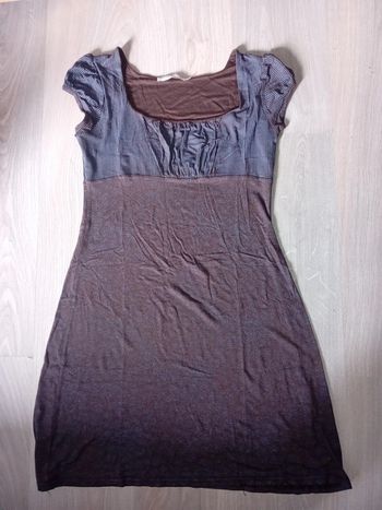 Robe courte près du corps