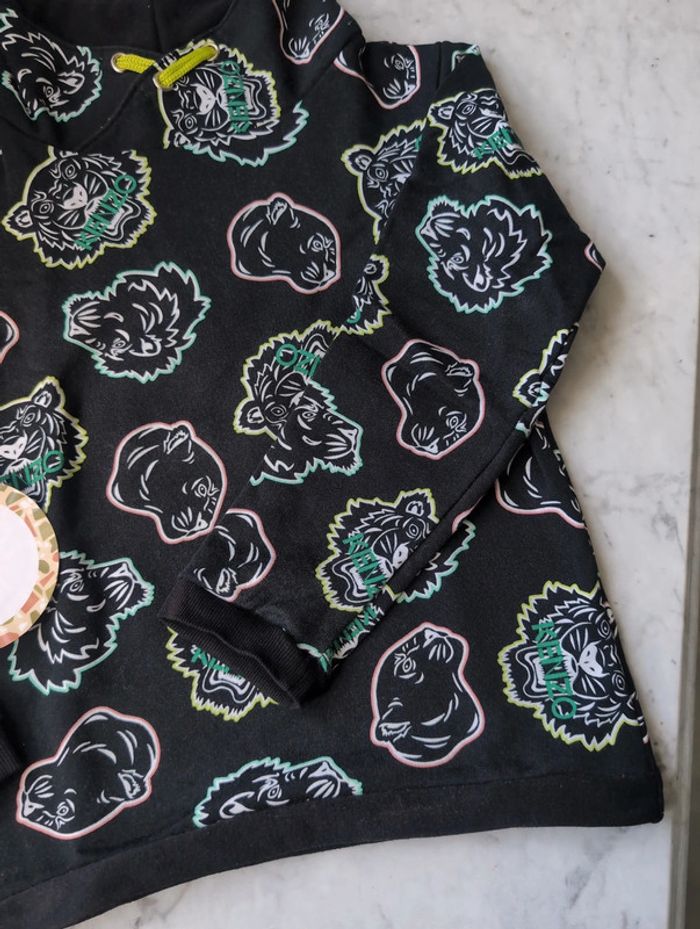 Sweat fait main avec tissu de grande marque - photo numéro 3