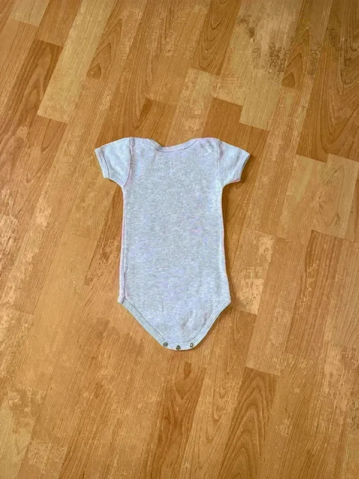 Body Petit Bateau 6 mois - Excellent état ! - photo numéro 3