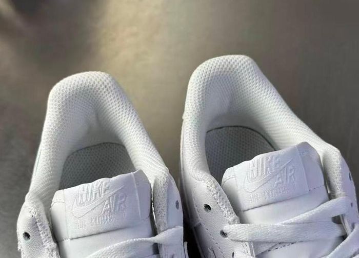 Nike Air Force 1 taille 42 - photo numéro 6