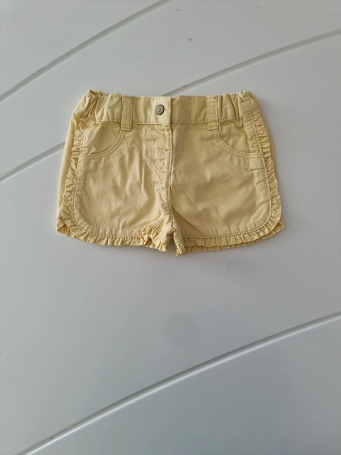 Short jaune 9 mois