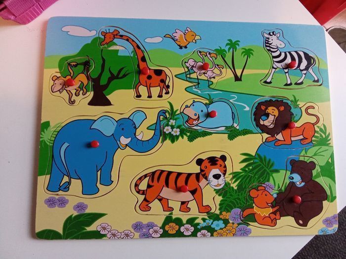Grand puzzle en bois la savane  9 morceaux ,  animaux, dès 2 ans
