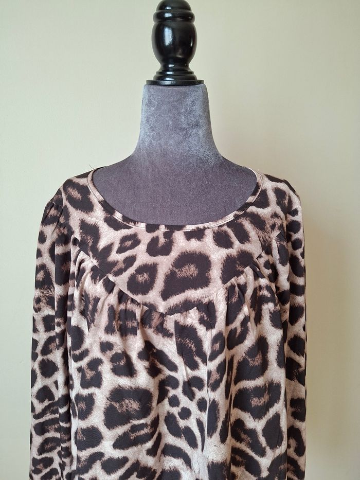 Blouse ample manches longues motif léopard 🐆 taille 42 - photo numéro 2
