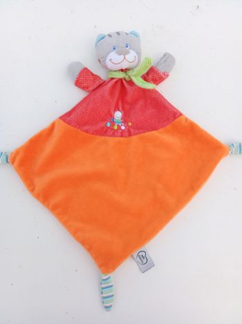 Grand Doudou mouchoir  chat orange, rouge , vert, gris, blanc, yeux bleus, broderie , marque mots d'enfants