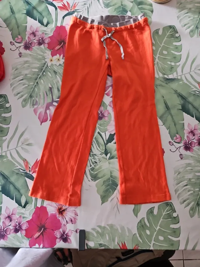 Jogging orange