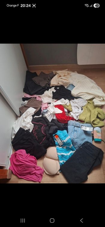 Grand lot de vêtements 45 pièces 