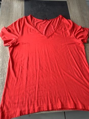 T-shirt manche courte taille L longueur 67 cm aisselles à aisselles 52 cm