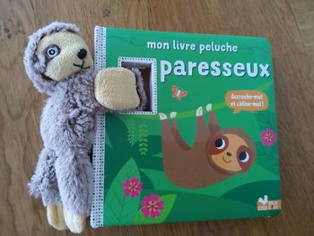 Livre peluche paresseux