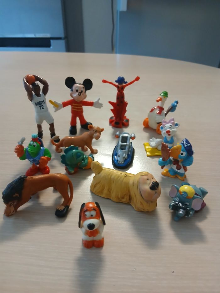 Lots de figurines tres bonne etats - photo numéro 6