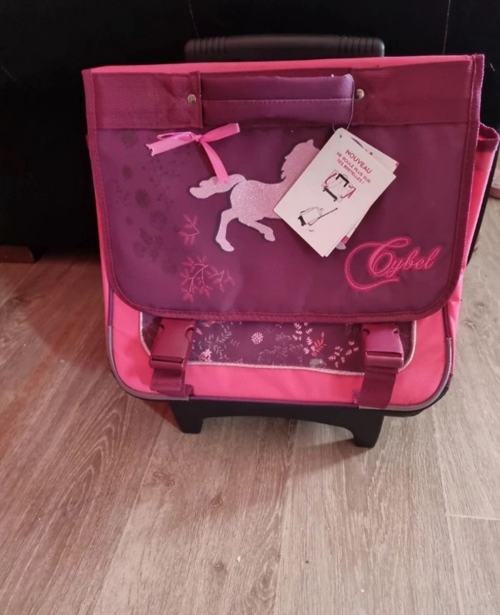Sac a dos cybel  a roulettes  neuf - photo numéro 4