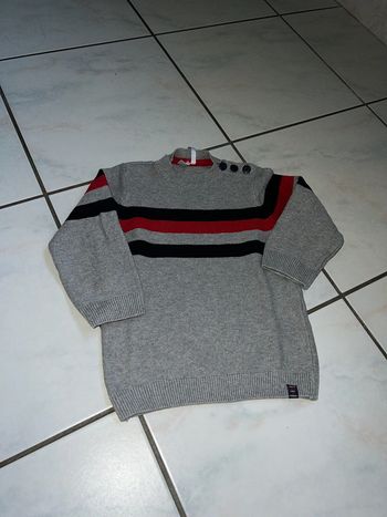 Pull gris