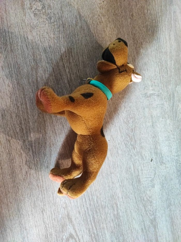 Peluche Scooby Doo 20 cm de long - photo numéro 2