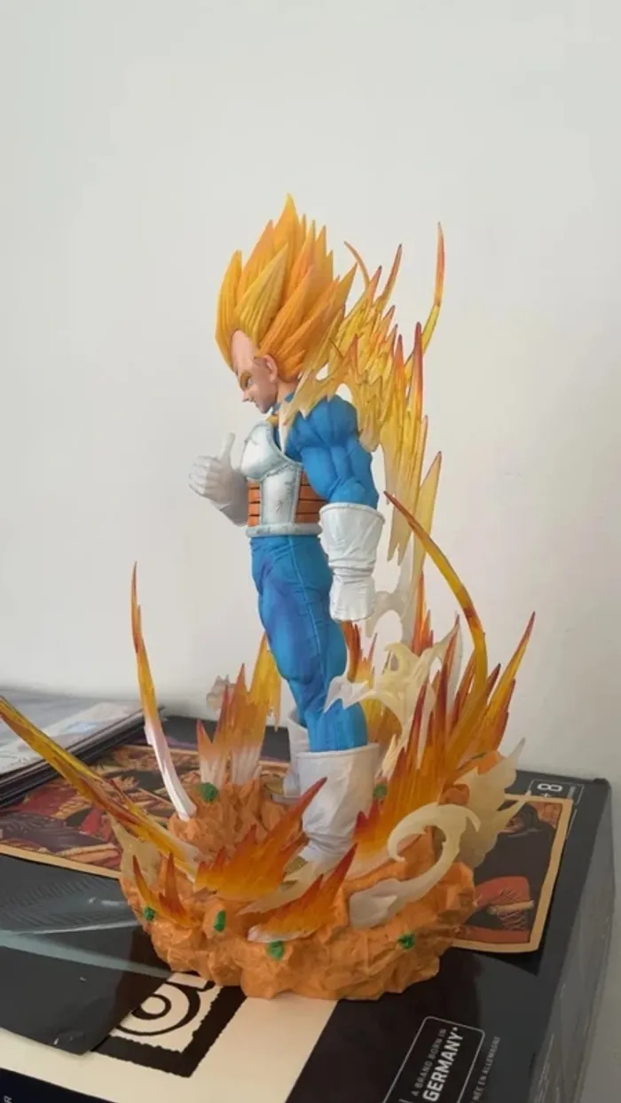 DBZ - Végéta super saiyan - photo numéro 4