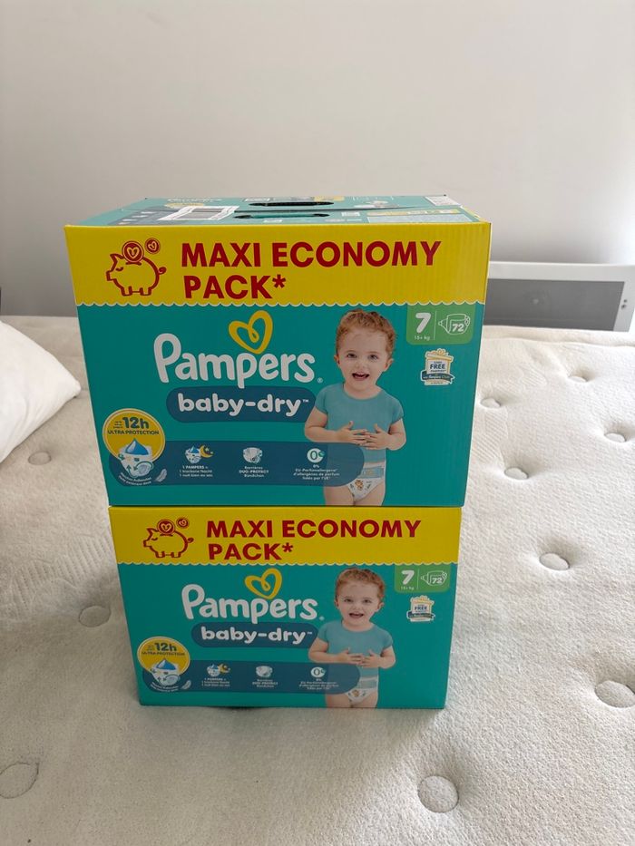 144 couches Pampers baby dry taille 7