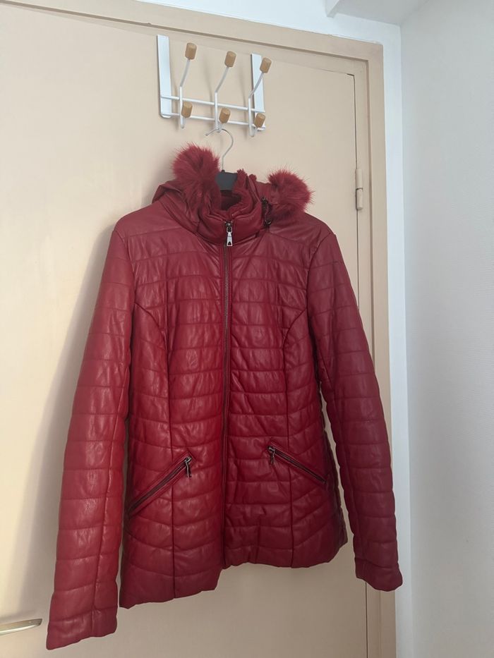 Doudoune/ Manteau matelassé fausse fourrure Bréal Rouge 38/M - photo numéro 5