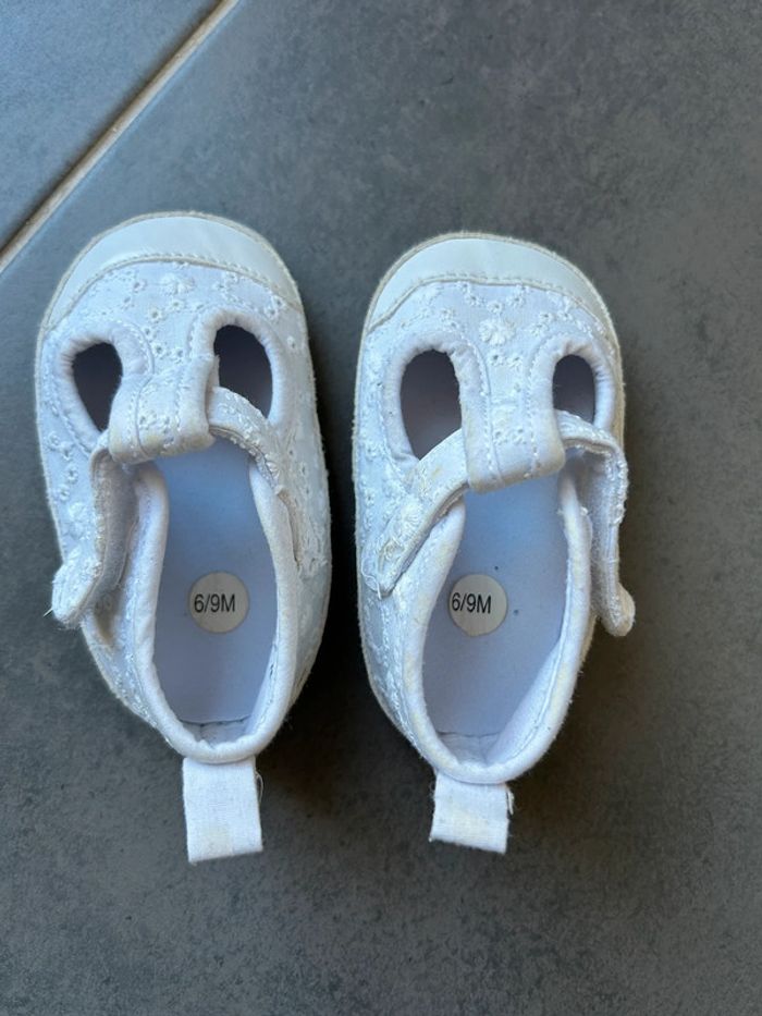 Sandales chaussons esprits baskets broderie anglaise bébé fille Kiabi - photo numéro 2