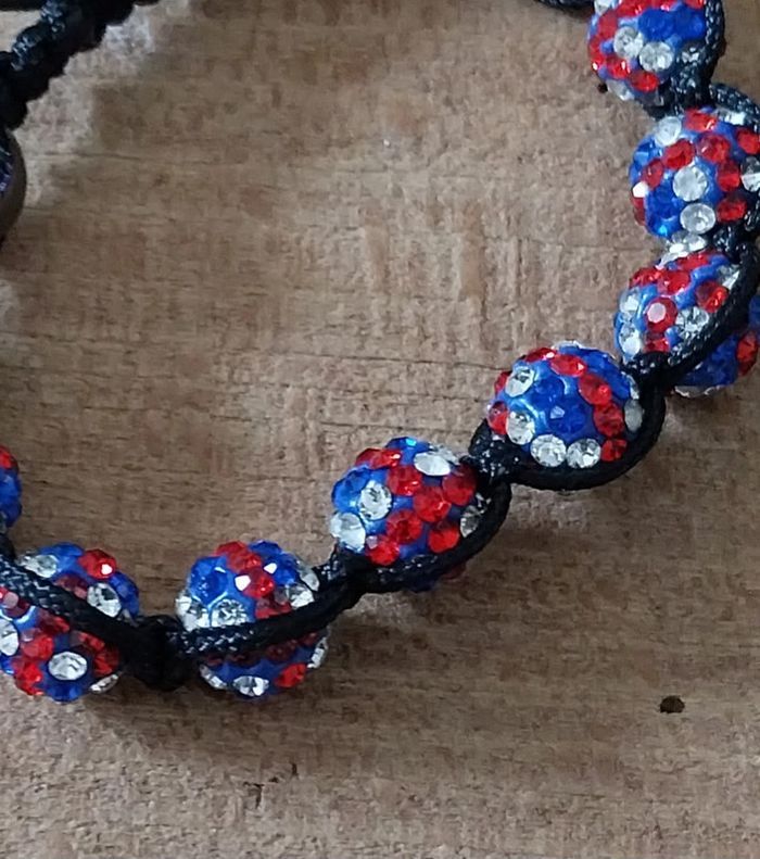 Lot de 3 Bracelets perles strass style Shamballa motif anglais et 4 perles d'hématite - photo numéro 7