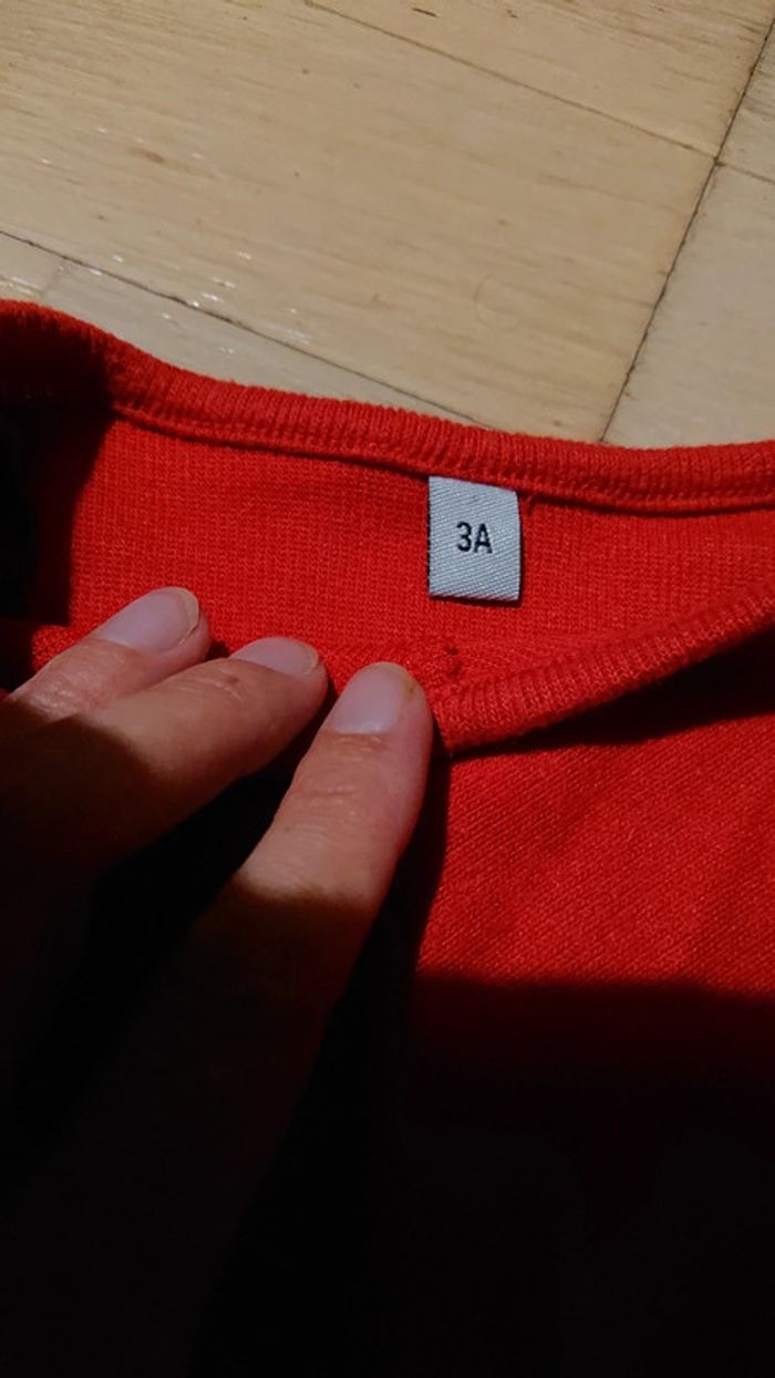Pull rouge avec noeud - photo numéro 3