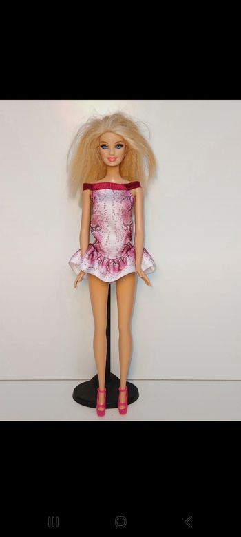 Poupée mattel barbie ensemble bordeaux et blanc tête 1998 corp 2009 309 3hf1
Poupée et ensemble compris Poupée mattel barbie ensemble bordeaux et blanc tête 1998 corp 2009 309 3hf1
Poupée et ensemble compris