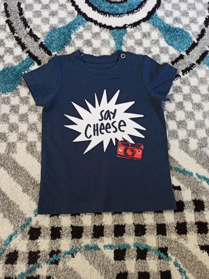 Lot 3 t-shirts manches courtes NEUFS 6 mois - photo numéro 4