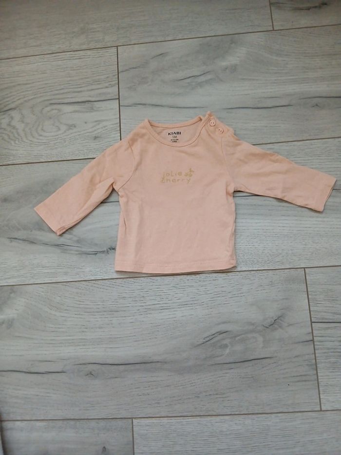 T-shirt manches longues ~ Kiabi ~ 1mois (52-55cm/4kg)