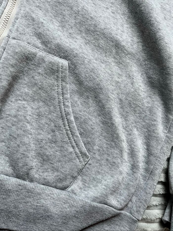 sweat gris - photo numéro 3