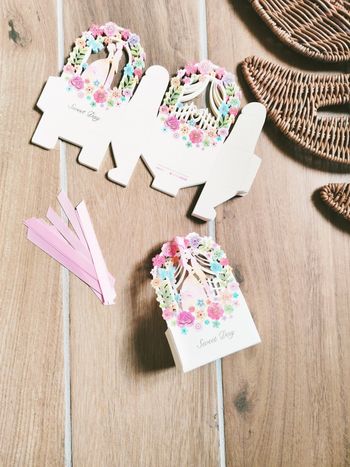 🎊Lot de 10 boîtes/contenants fleuries couple de mariés sous une arche neuves