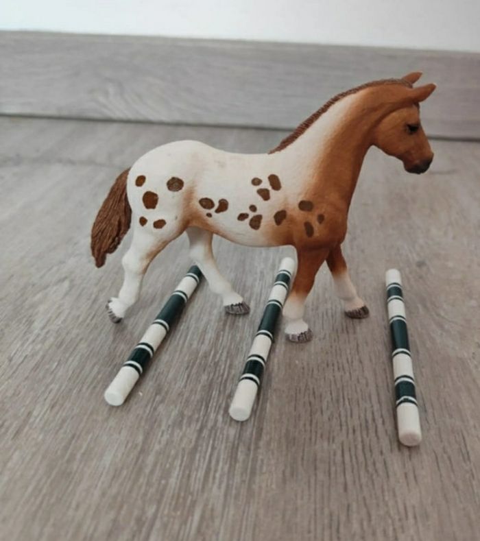 Lot chevaux Schleich et accessoires - photo numéro 2